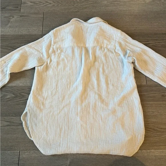 Linen Button up - Picture 2 of 3